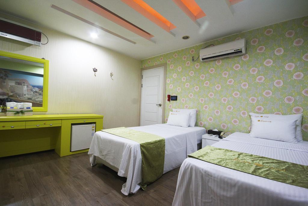 Hole In One Hotel Sacheon Zewnętrze zdjęcie