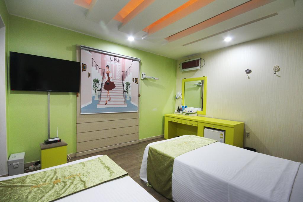 Hole In One Hotel Sacheon Zewnętrze zdjęcie