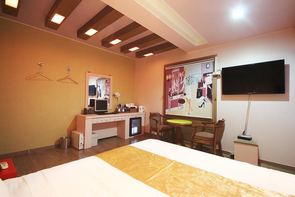 Hole In One Hotel Sacheon Zewnętrze zdjęcie