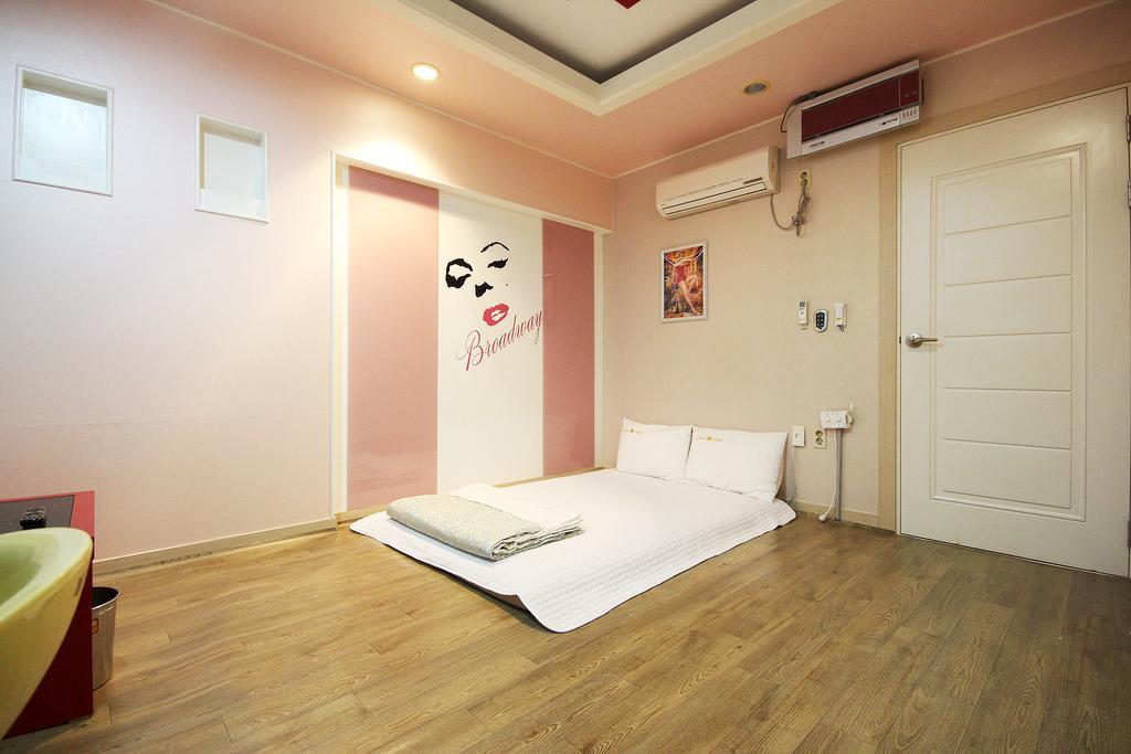 Hole In One Hotel Sacheon Zewnętrze zdjęcie