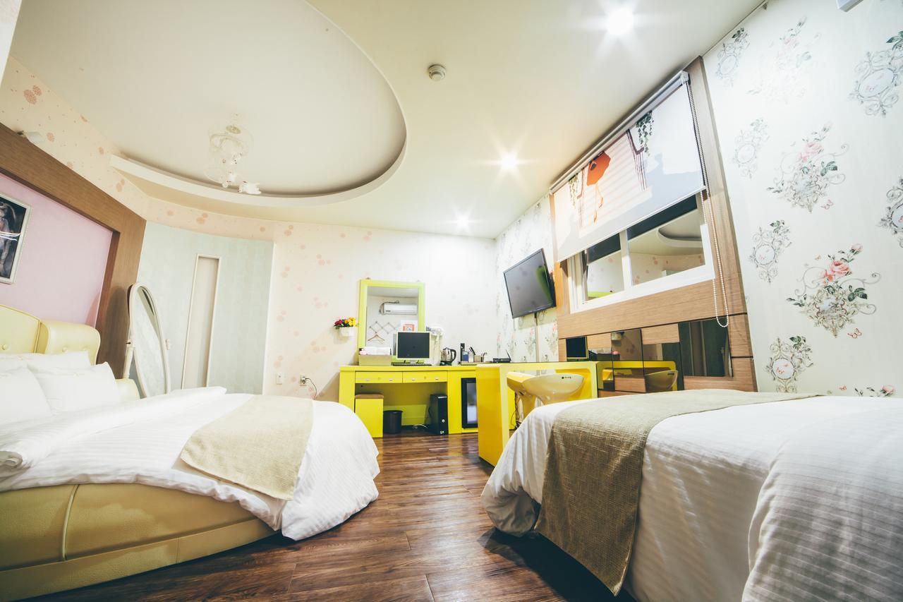 Hole In One Hotel Sacheon Zewnętrze zdjęcie